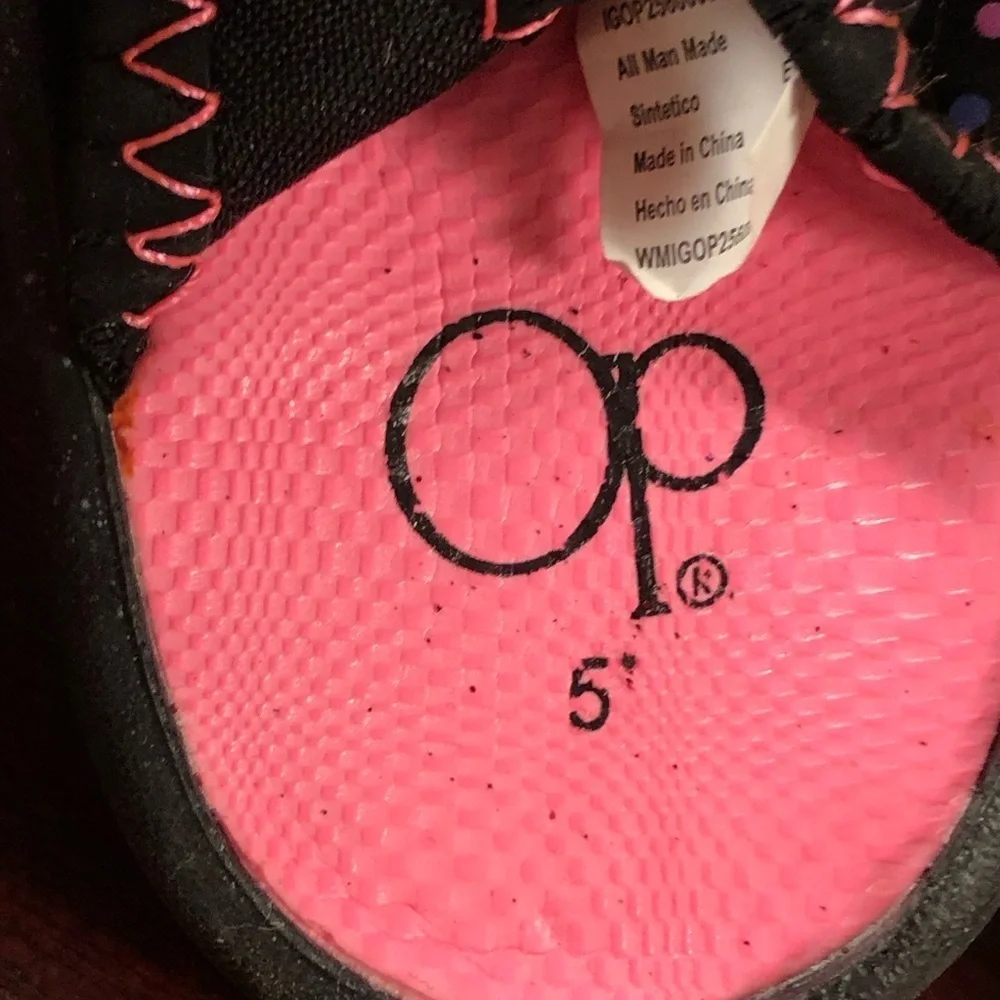 OP Girls Water Sandals Black and Pink Size 5